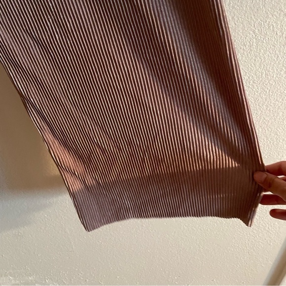 Ro&De wide leg metallic sheen pleated capri pant - Picture 4 of 8